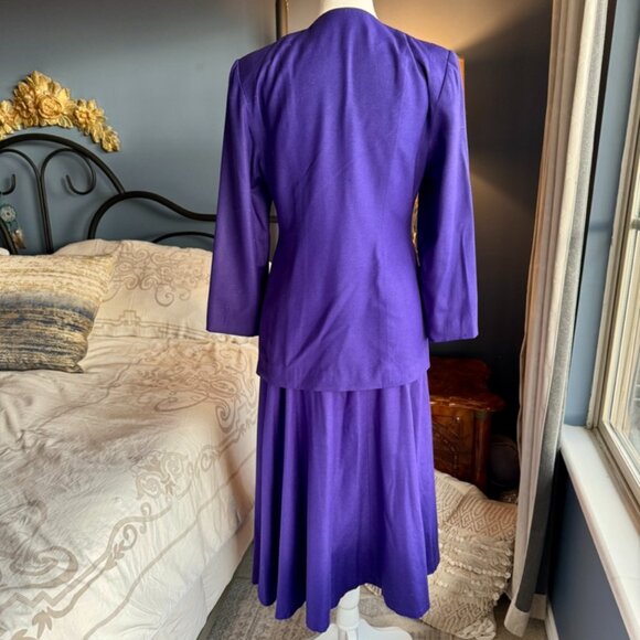 1980s Vintage 100% Silk Royal Purple Silk Skirt Suit Set - Picture 8 of 16